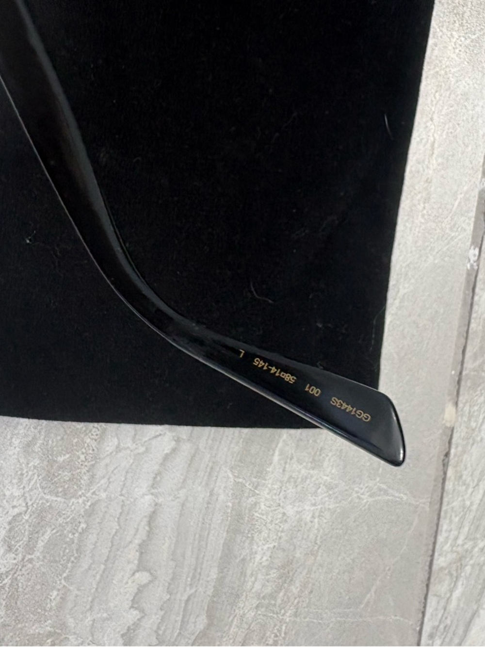Gucci Black Gloss Aviator Sunglasses with Gold Accent - Picture 2 of 7